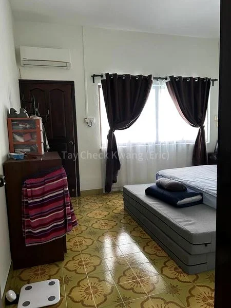 4 Bed Corner Terrace (Landed) for Rent in  Jalan Ikan Merah - Image 4