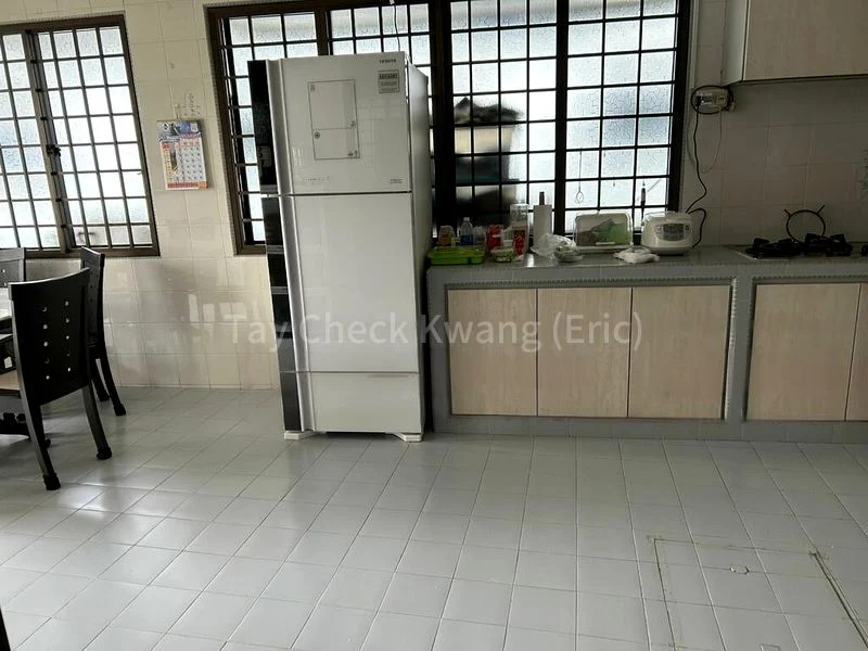 4 Bed Corner Terrace (Landed) for Rent in  Jalan Ikan Merah - Image 2