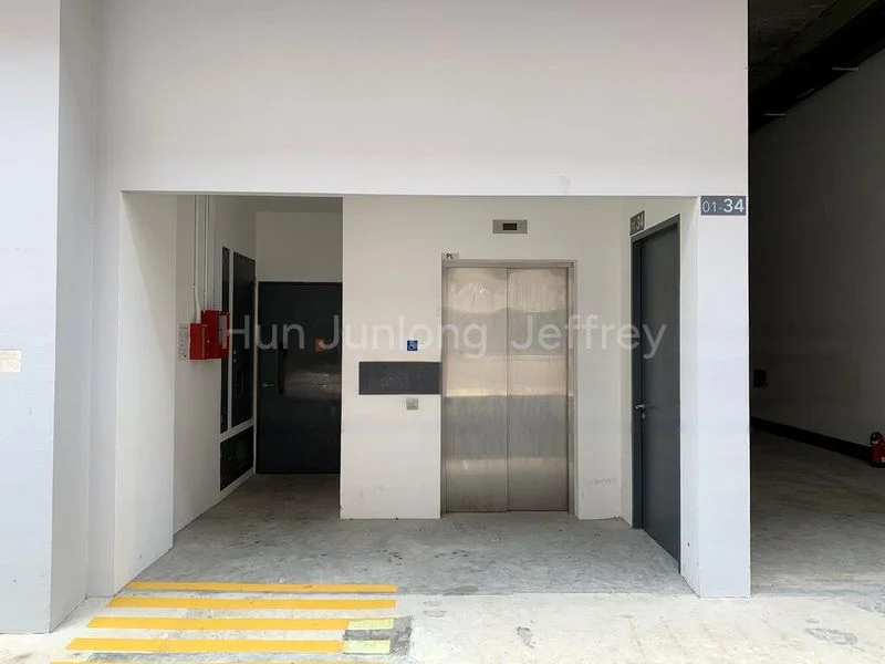 Light Industrial (B1) for Rent: Nordcom II - Image 5