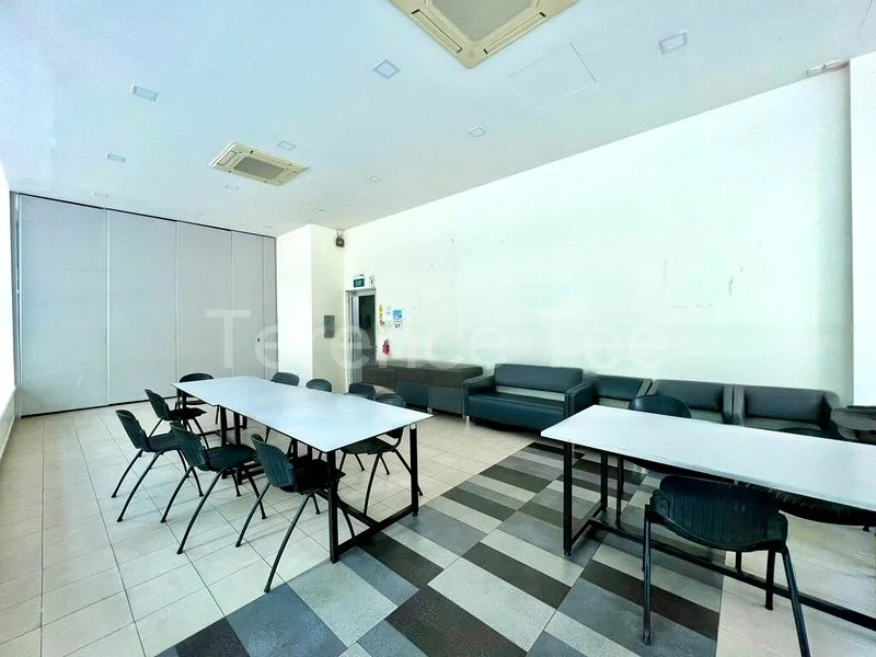 3 Bed Condo for Sale in  The Esta - Image 6