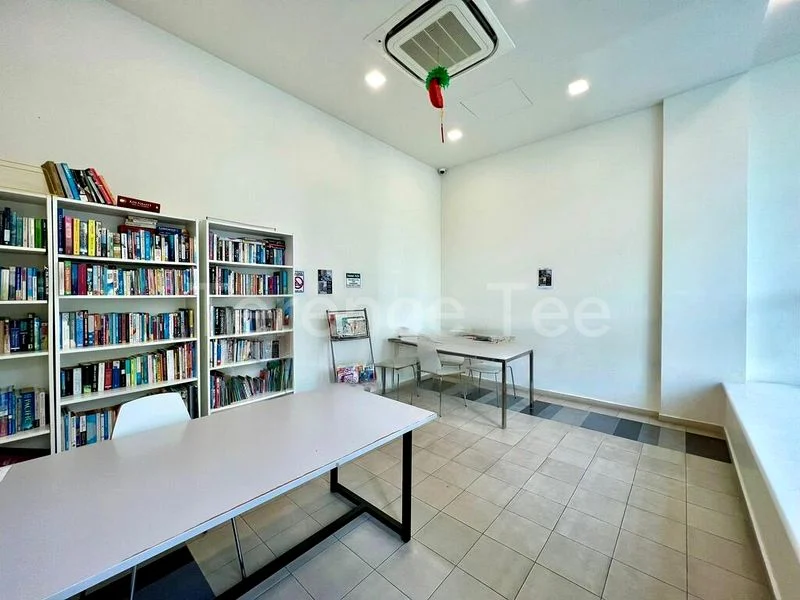 3 Bed Condo for Sale in  The Esta - Image 9