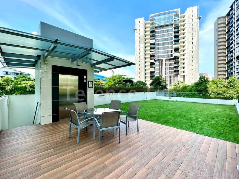 3 Bed Condo for Sale in  The Esta - Image 5