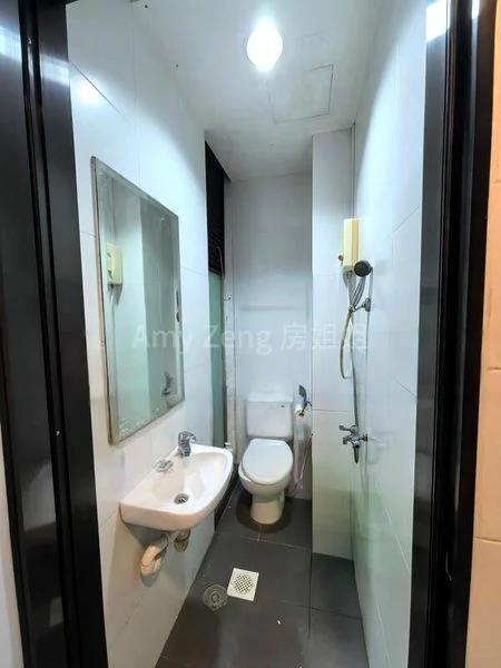 5 Bed Corner Terrace (Landed) for Sale in  Country Park Condominium - Image 2