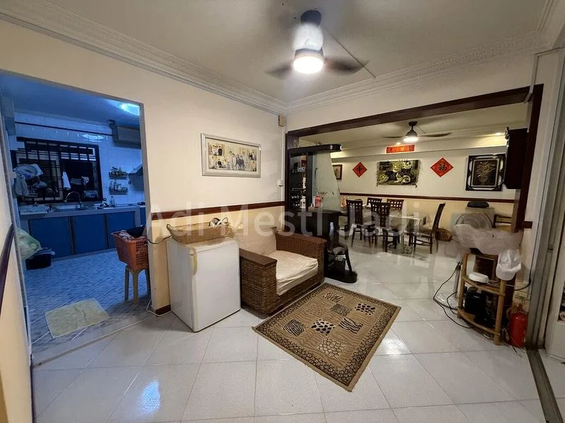 Executive HDB for Sale in  868 Woodlands Street 83 - Image 4