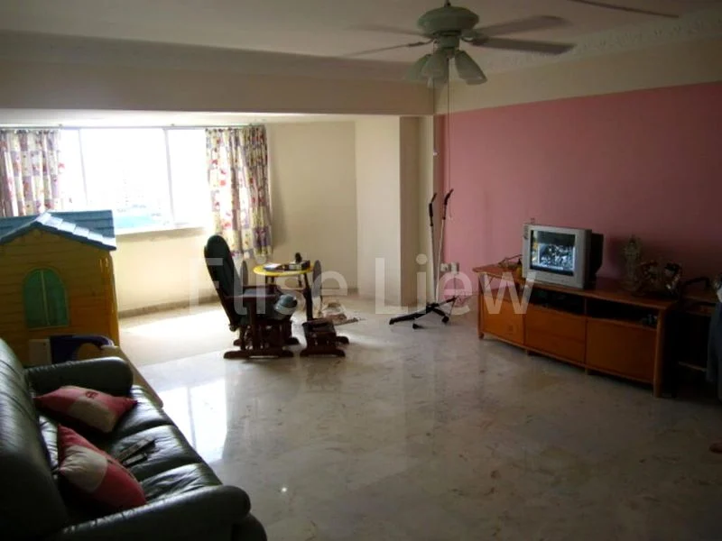 5 Room (5STD) HDB for Rent in  128 Geylang East Avenue 1 - Image 2