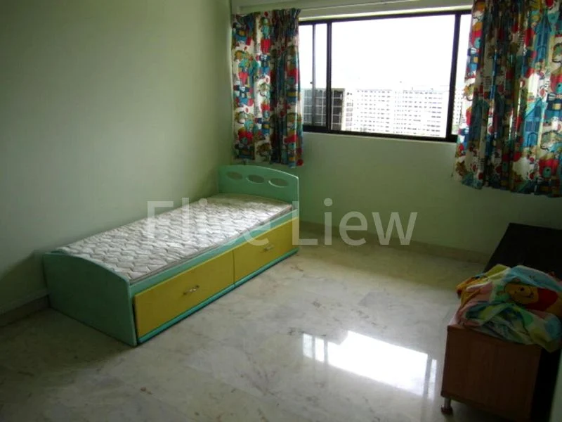 5 Room (5STD) HDB for Rent in  128 Geylang East Avenue 1 - Image 4