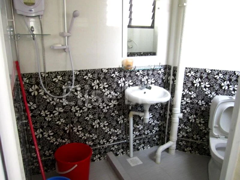 5 Room (5STD) HDB for Rent in  128 Geylang East Avenue 1 - Image 6