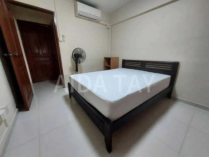 Common Room (HDB) for Rent in  110 Jurong East Street 13 - Image 5