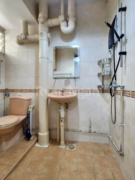 5 Room (5I) HDB for Rent in  116 Bukit Merah Central - Image 13