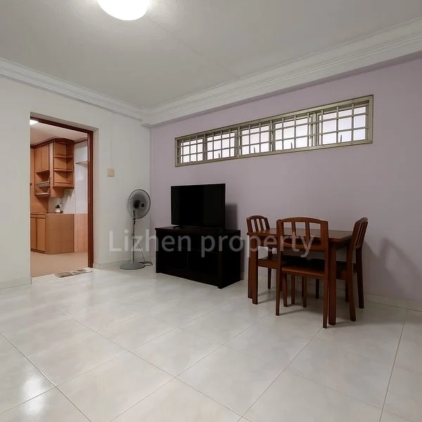 Executive HDB for Sale in  320 Woodlands Street 32 - Image 2