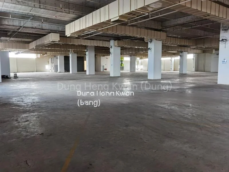 Low Rent | 40ft Loading Bays | Cargo Lifts - Image 6