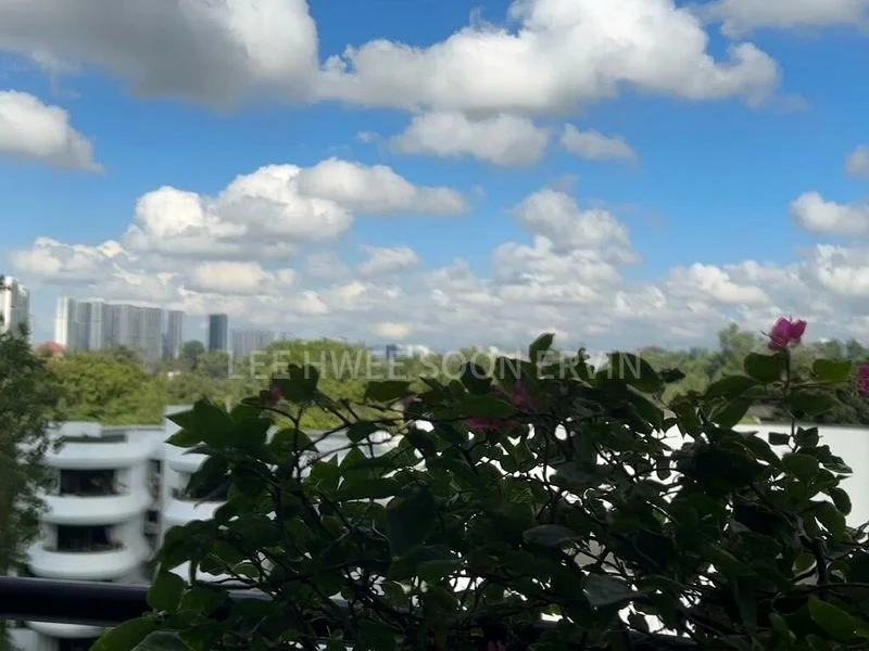 3 Bed Condo for Rent in  Regency Park - Image 1