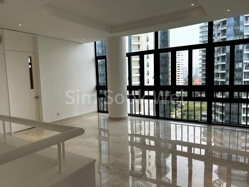 3 Bed Condo for Rent in  The Colonnade - Image 2