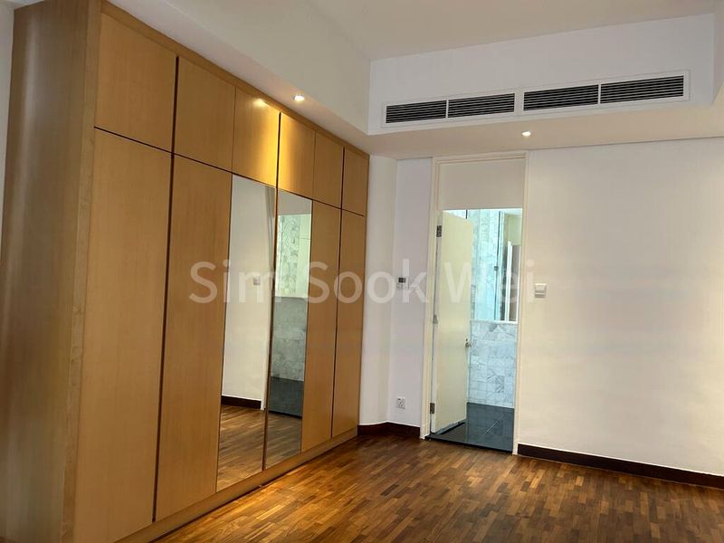 3 Bed Condo for Rent in  The Colonnade - Image 5