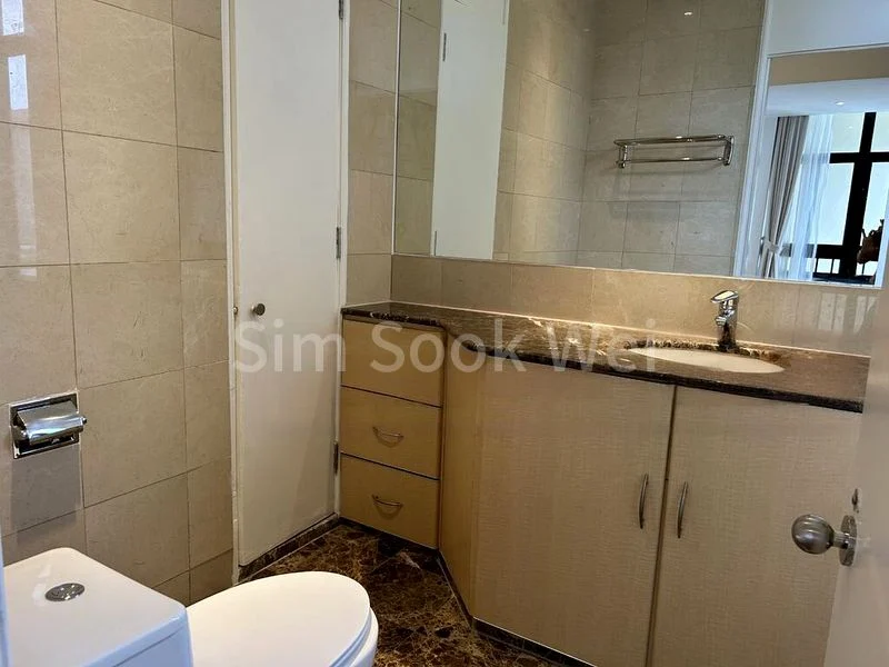 3 Bed Condo for Rent in  The Colonnade - Image 6