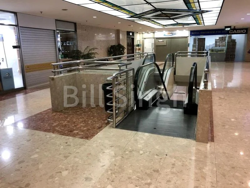 Office for Sale in High Street Centre - Image 1