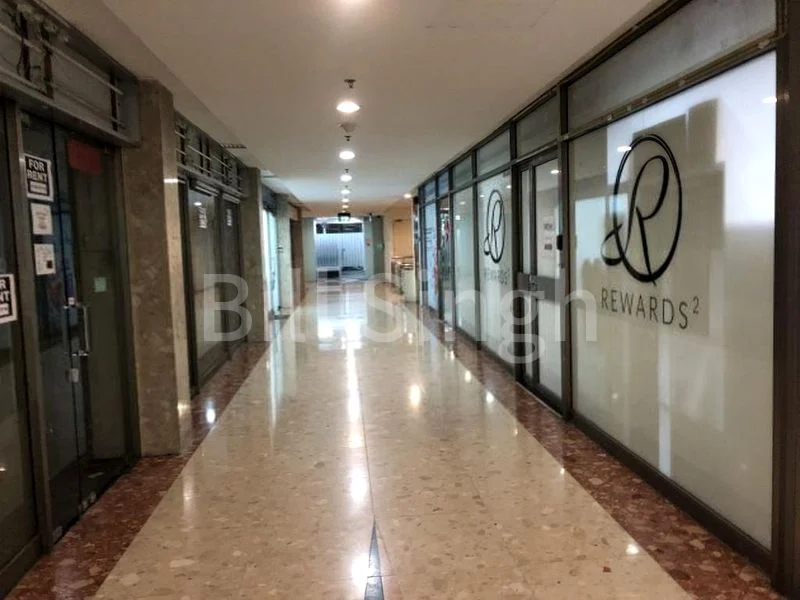 Office for Sale in High Street Centre - Image 2