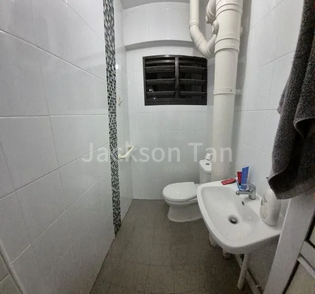 Common Room (HDB) for Rent in Yishun Avenue 4 - Image 3