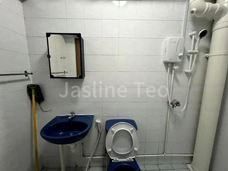 4 Room (4A) HDB for Rent in  227A Compassvale Drive - Image 6