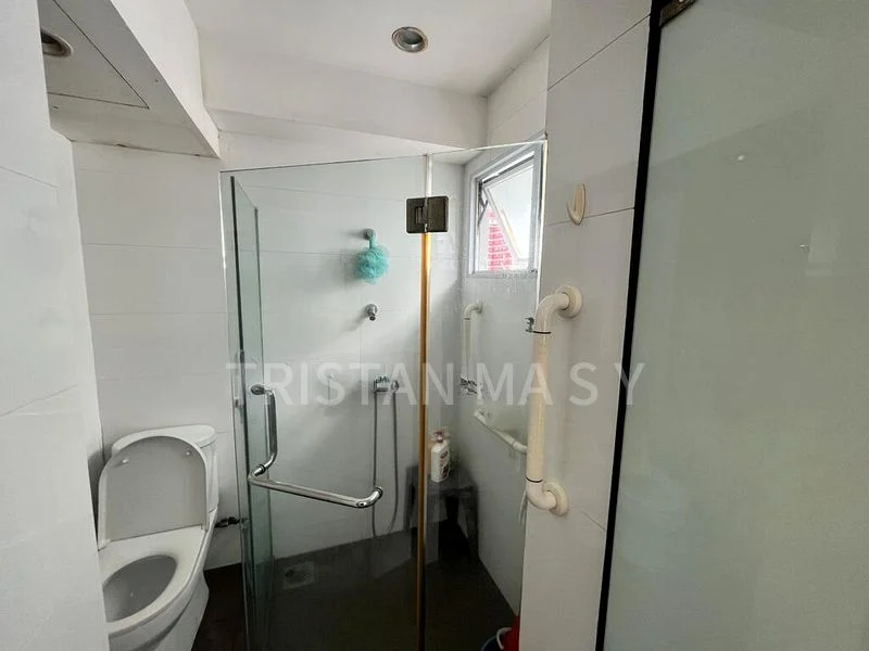 5 Room (5I) HDB for Sale in  634 Pasir Ris Drive 1 - Image 3