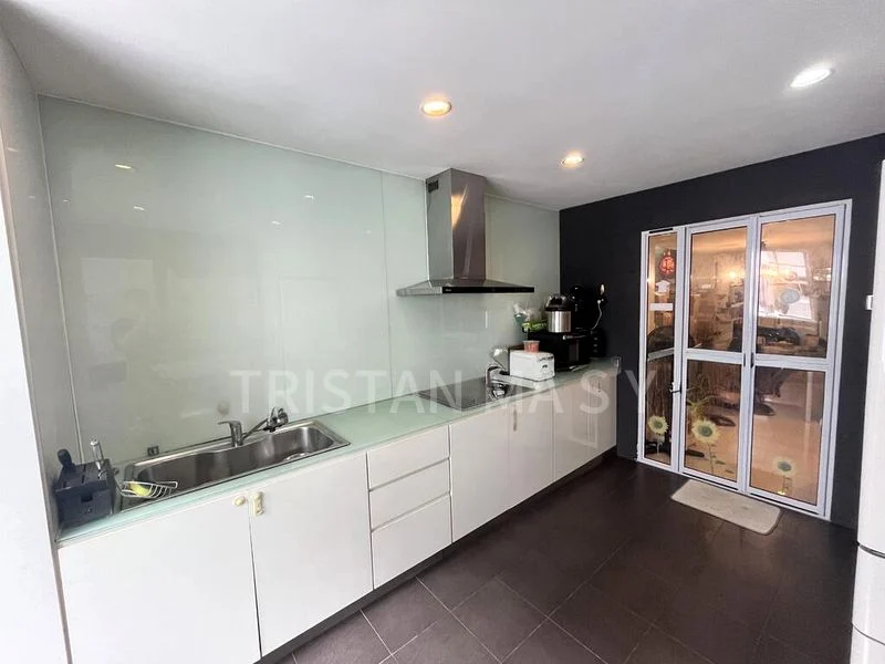 5 Room (5I) HDB for Sale in  634 Pasir Ris Drive 1 - Image 5
