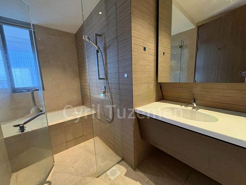 3 Bed Condo for Rent in  UIC Building - Image 9