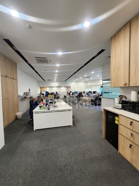 Light Industrial (B1) for Rent: 1 Bukit Batok Street 22 - Image 1