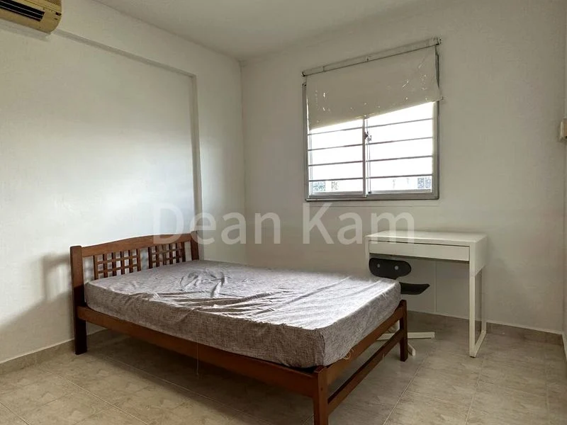 3 Room (3I) HDB for Rent in  645 Hougang Avenue 8 - Image 2