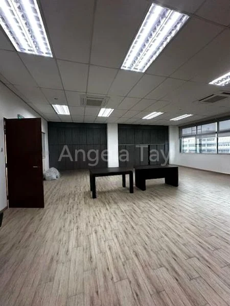 Office for Rent: Woodlands Industrial Park, E1 - Image 2