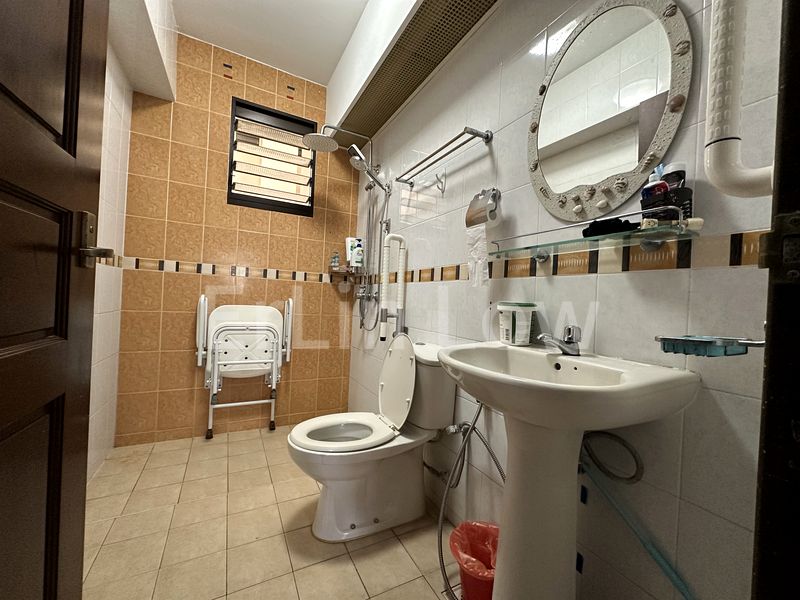 Common Room (HDB) for Rent in 155 Rivervale Crescent - Image 5