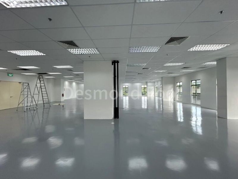 Light Industrial (B1) for Rent: High-power supply, air-conditioned B1 shop near Pasir Panjang MRT - Image 1