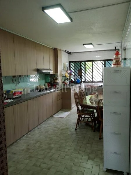 Common Room (HDB) for Rent in  339 Clementi Avenue 5 - Image 1