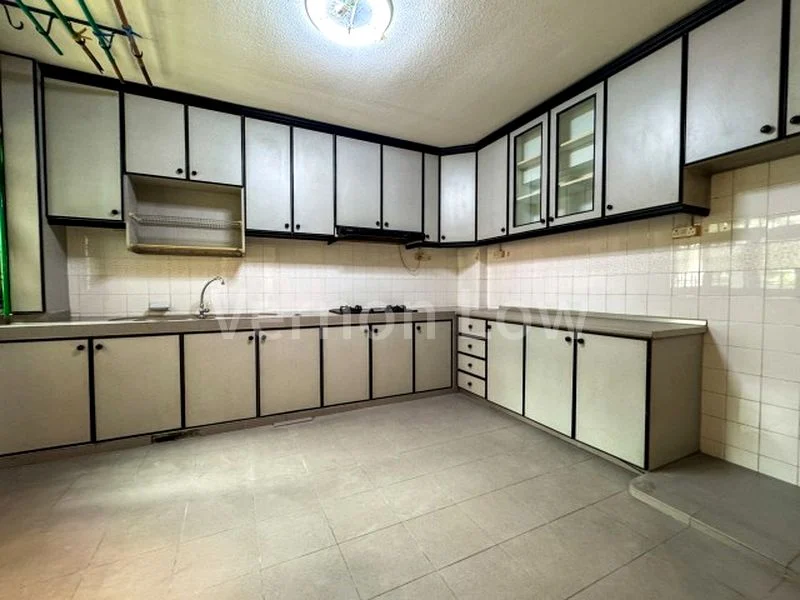 5 Room (5I) HDB for Sale in  541 Choa Chu Kang Street 52 - Image 2