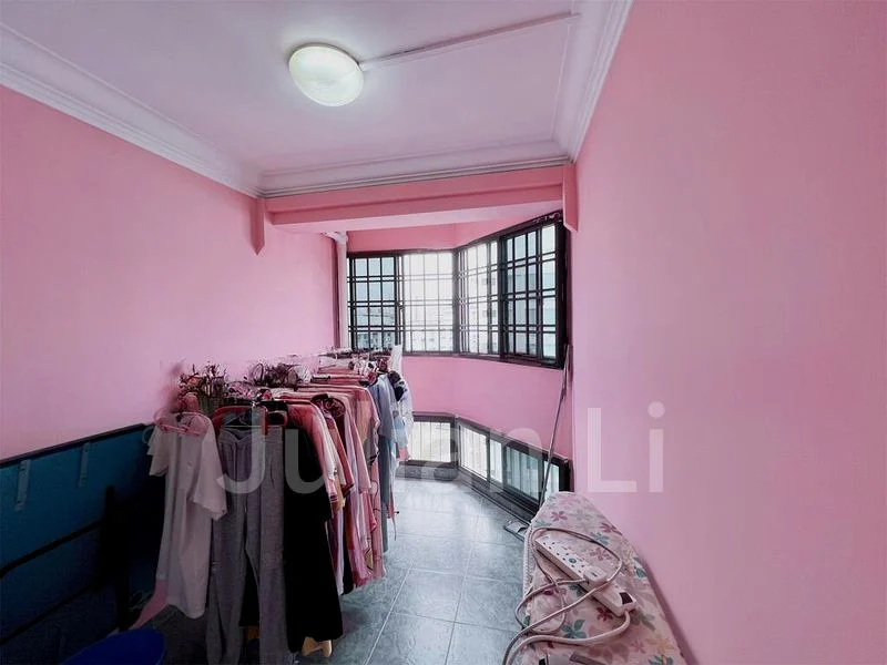 5 Room (5I) HDB for Sale in  227 Jurong East Street 21 - Image 2