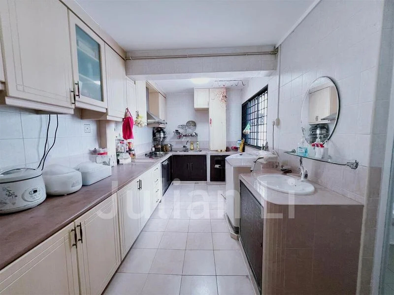 5 Room (5I) HDB for Sale in  227 Jurong East Street 21 - Image 8