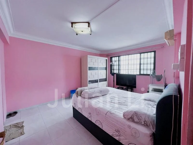 5 Room (5I) HDB for Sale in  227 Jurong East Street 21 - Image 5