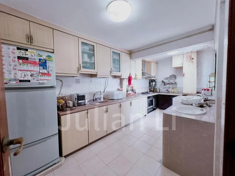 5 Room (5I) HDB for Sale in  227 Jurong East Street 21 - Image 10