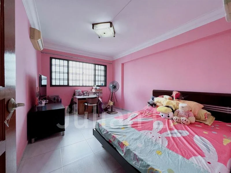 5 Room (5I) HDB for Sale in  227 Jurong East Street 21 - Image 7
