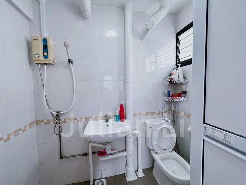 5 Room (5I) HDB for Sale in  227 Jurong East Street 21 - Image 3