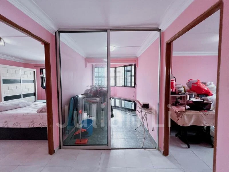 5 Room (5I) HDB for Sale in  227 Jurong East Street 21 - Image 1
