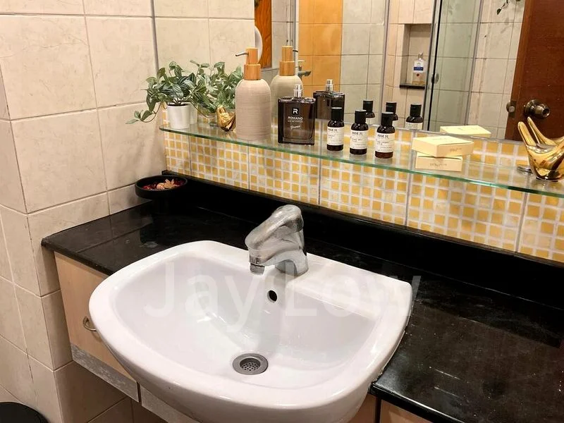 Room (Condo) for Rent in Compass Heights - Image 6