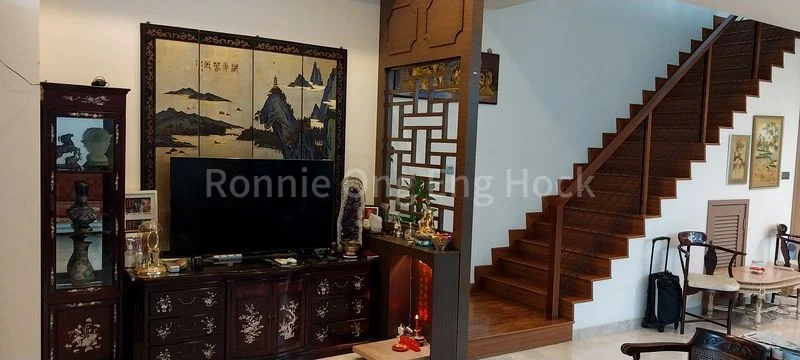 6 Bed Corner Terrace (Landed) for Sale in  Mimosa Terrace - Image 2