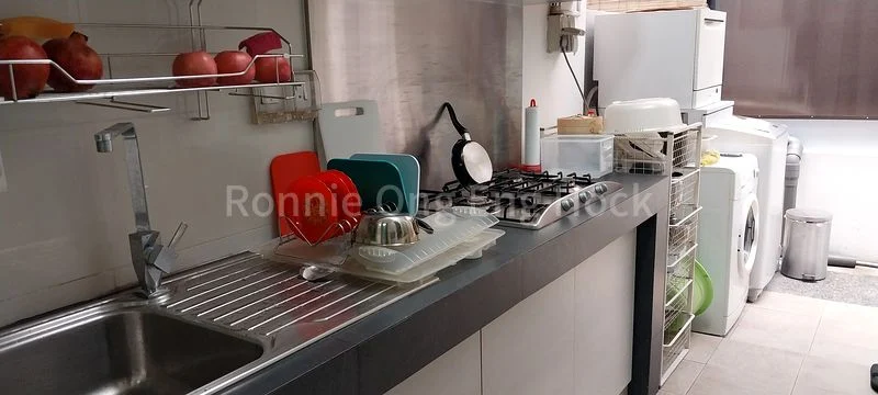 6 Bed Corner Terrace (Landed) for Sale in  Mimosa Terrace - Image 6