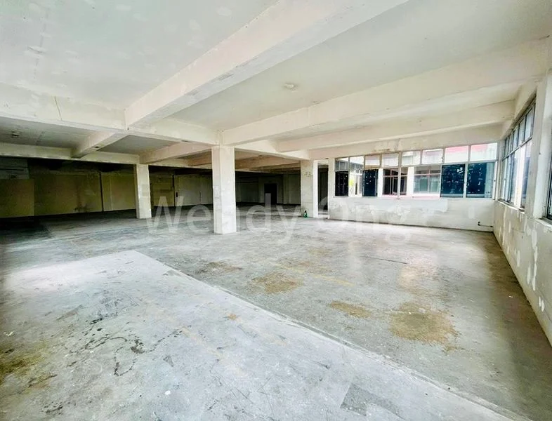 Light Industrial (B1) for Rent: Lipo Building - Image 3