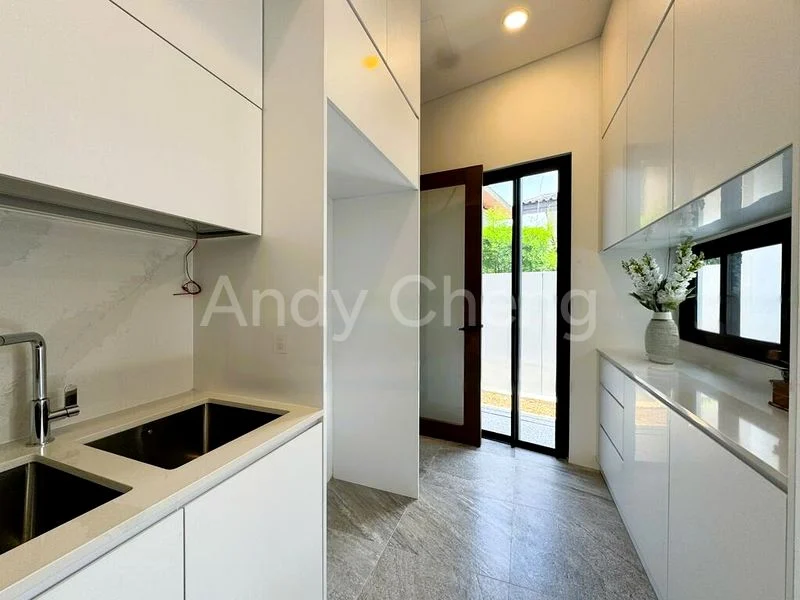 5 Bed Corner Terrace (Landed) for Sale in  Whitley Road - Image 11