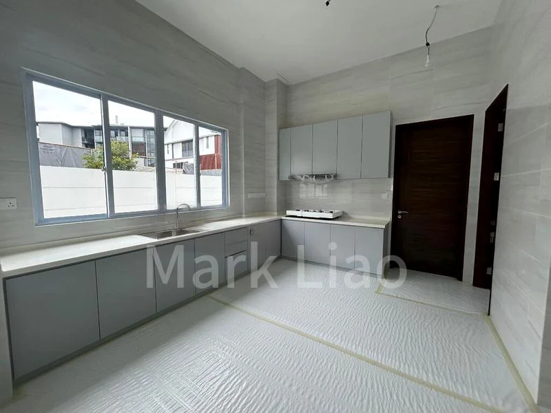 5 Bed Semi-Detached House (Landed) for Sale in  Changi Heights - Image 11