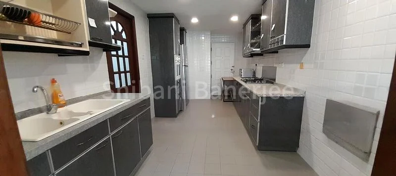 Common Room (Condo) for Rent in  Balmoral Gate - Image 11