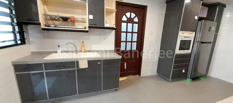 Common Room (Condo) for Rent in  Balmoral Gate - Image 9