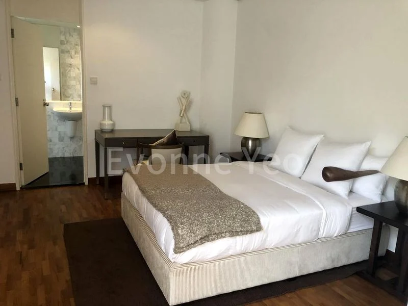 3 Bed Condo for Rent in  The Colonnade - Image 7