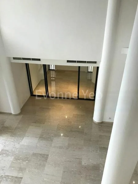 3 Bed Condo for Rent in  The Colonnade - Image 5